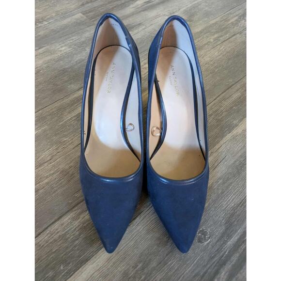 Ann Taylor Blue Suede Block Heels Pumps Size 7 M Pointed Toe - Picture 3 of 10